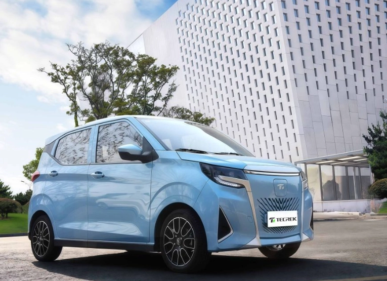 How Can High Speed Mini Electric Cars Change the Future of Short Distance Mobility